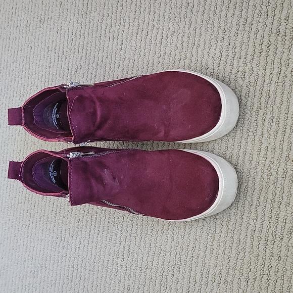 Soda Womens Taylor Nubuck Hight Top Slip On Fashion Sneaker - Picture 2 of 5